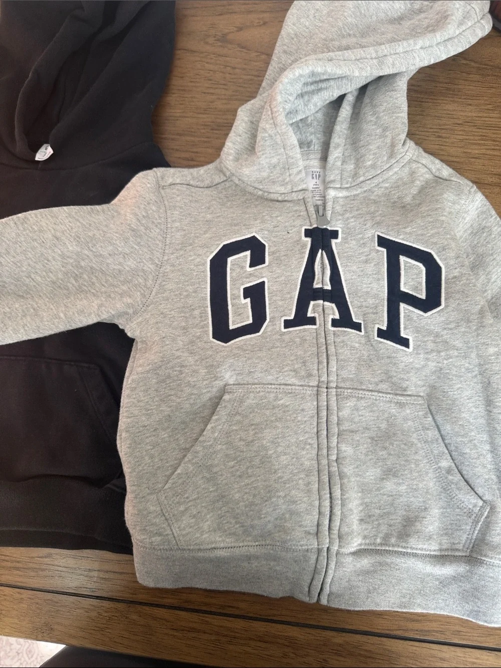 GAP Kids Black Pullover & Light Gray Zip Hoodie Set